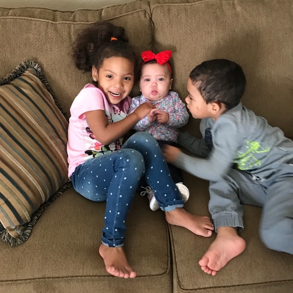 Meet your Posher, Stephanie - Picture 4 of 4